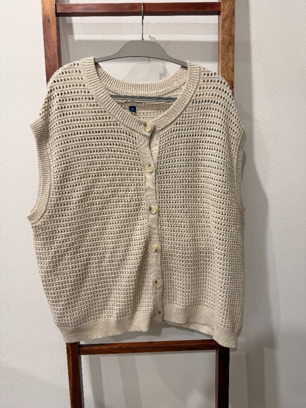 Universal Thread - beige sweater vest - size XXL